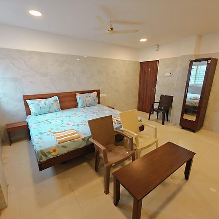 Saibala Lnn Hotel Chennai Exterior foto