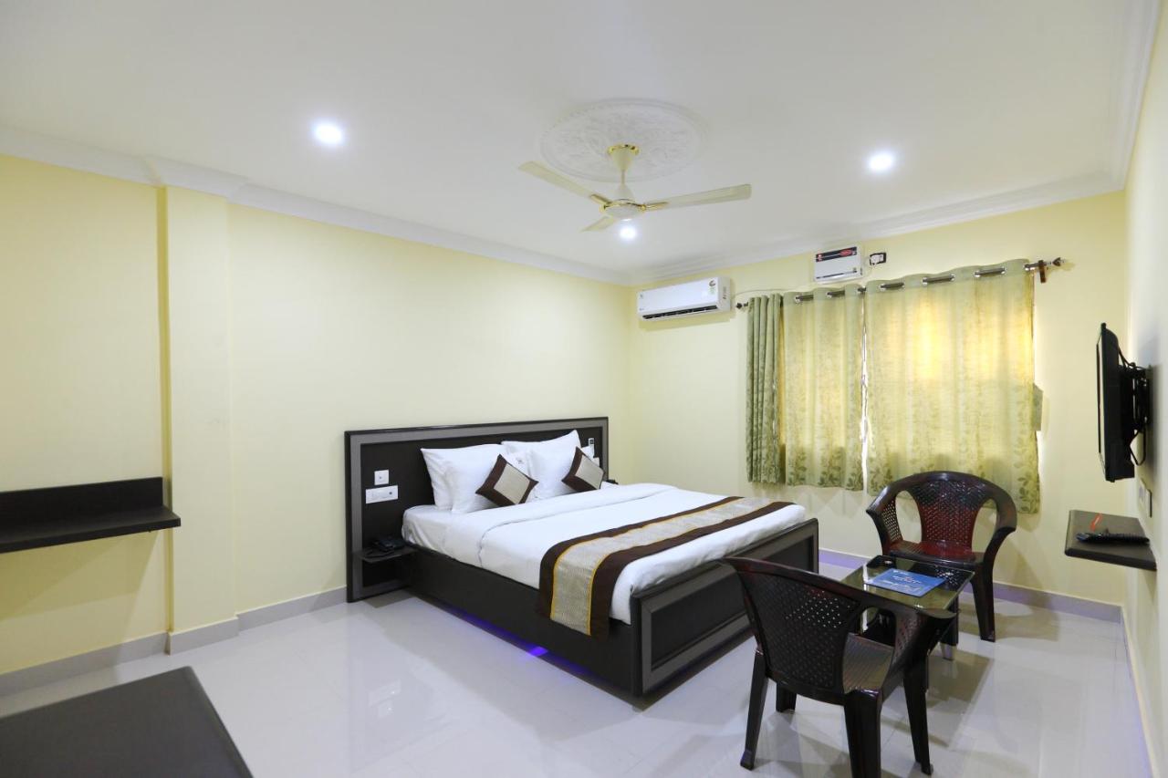 Saibala Lnn Hotel Chennai Exterior foto