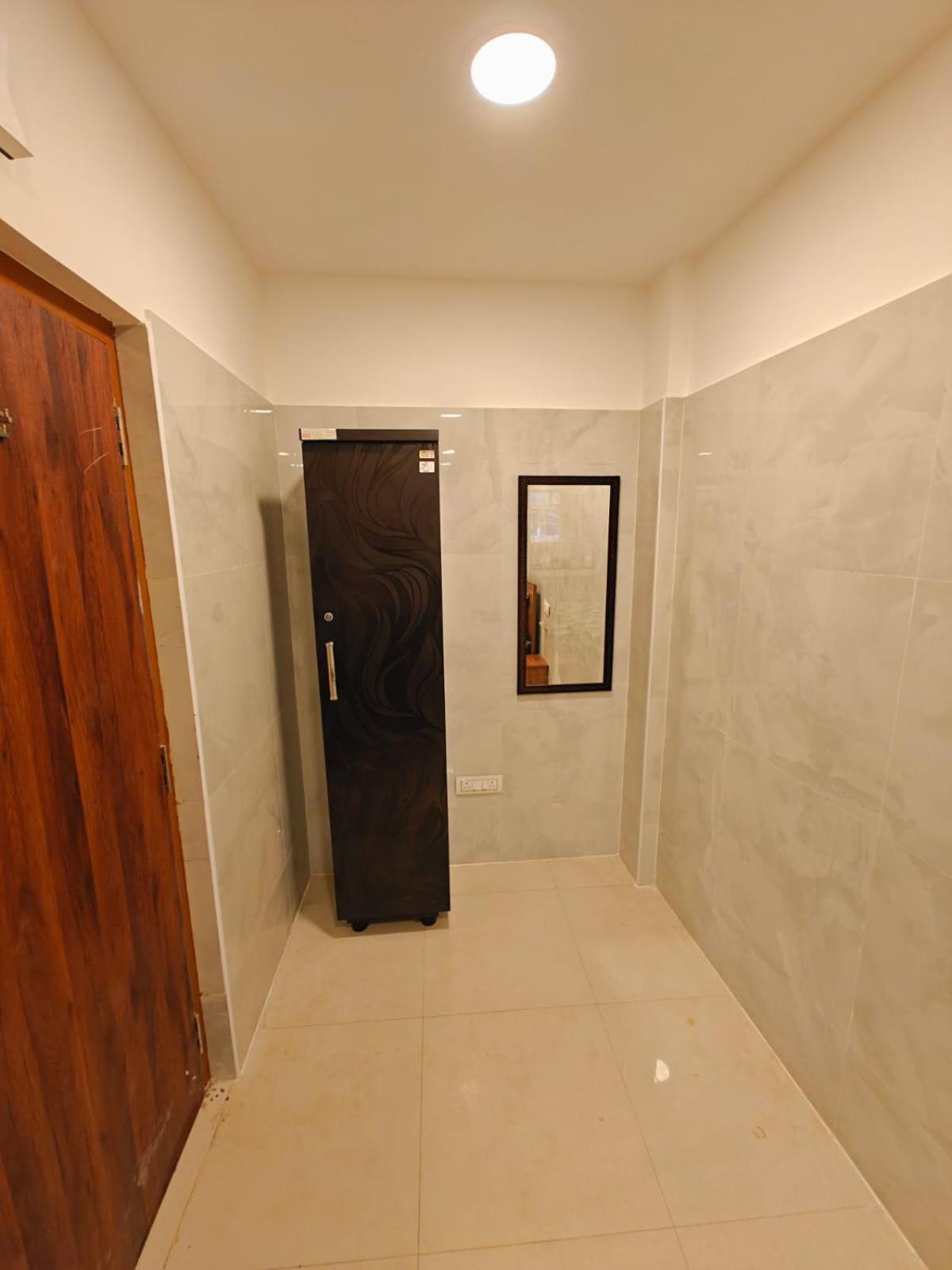 Saibala Lnn Hotel Chennai Exterior foto